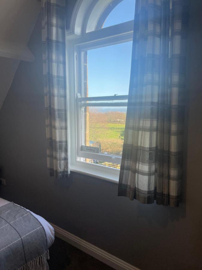 The Fylingdales Inn Robin Hood's Bay Exteriör bild