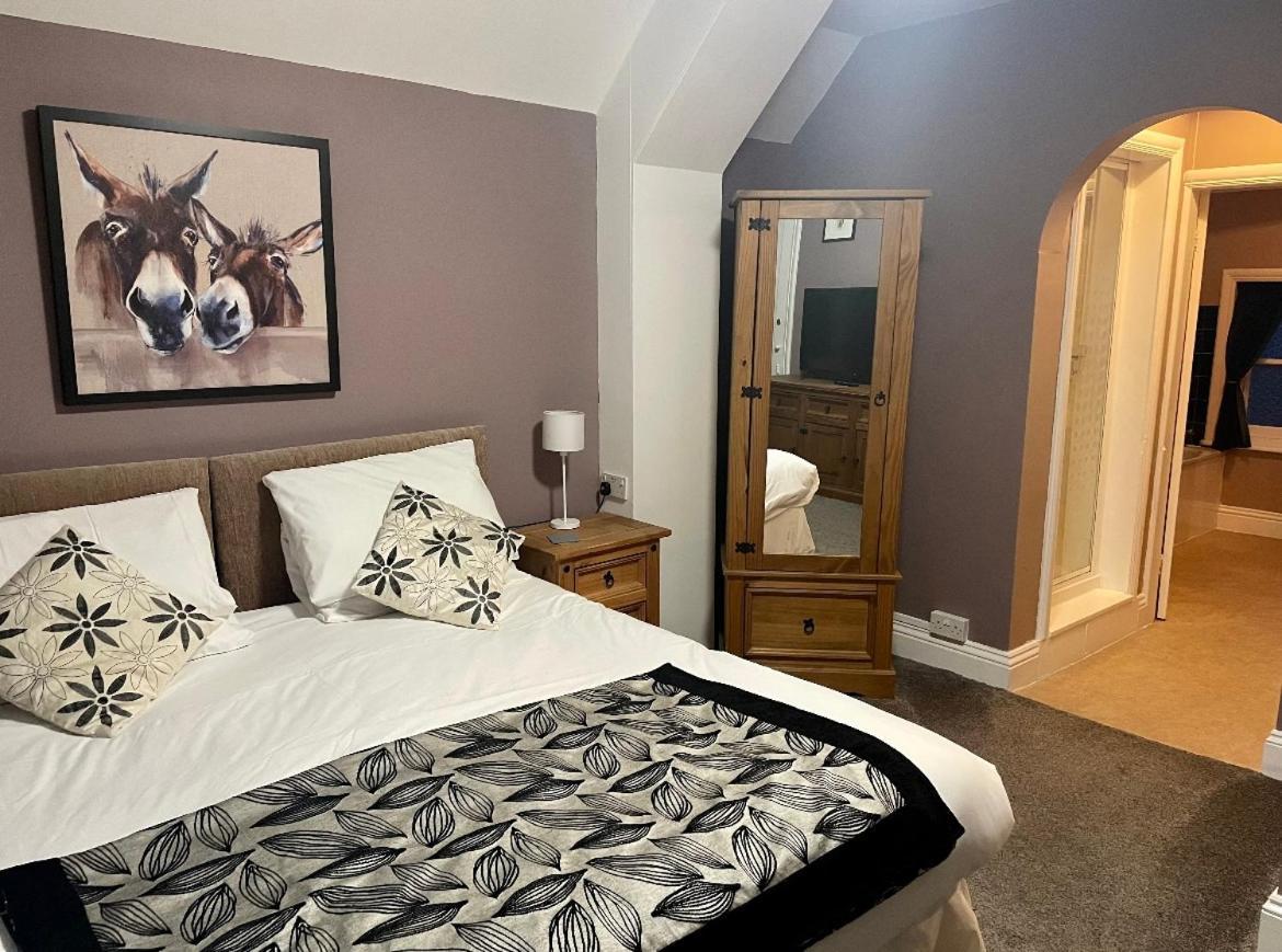 The Fylingdales Inn Robin Hood's Bay Exteriör bild